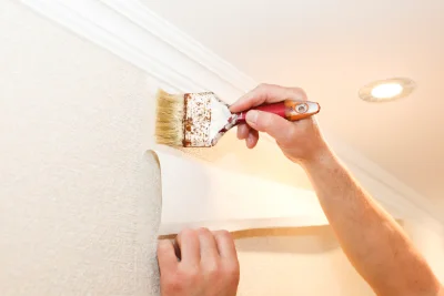 Pose de papier peint à la Caure — revêtements muraux et toiles de verre